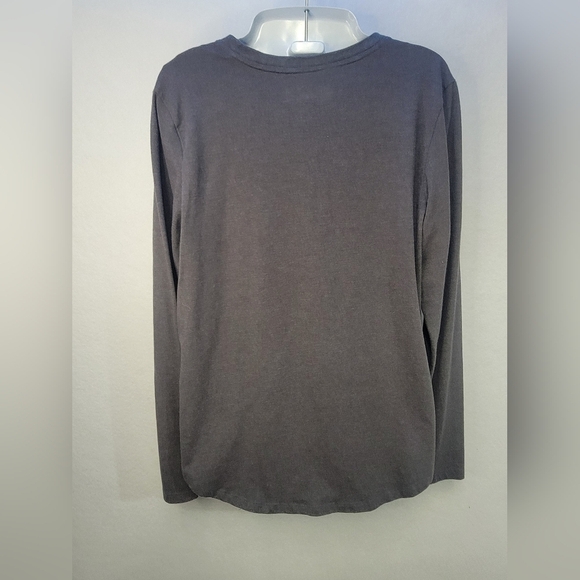 Sale Under Armour Long Sleeve Loose Fit Heatgear Round Neckline Tee size Med - Picture 3 of 7